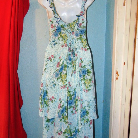 Pretty Layered Summer Dress - Picture 6 of 10